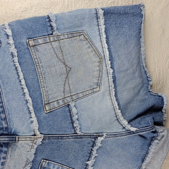 L.A. Blues Vintage Blue Medium Wash Two Tone High Rise Five Pocket Jean Short - Picture 11 of 13